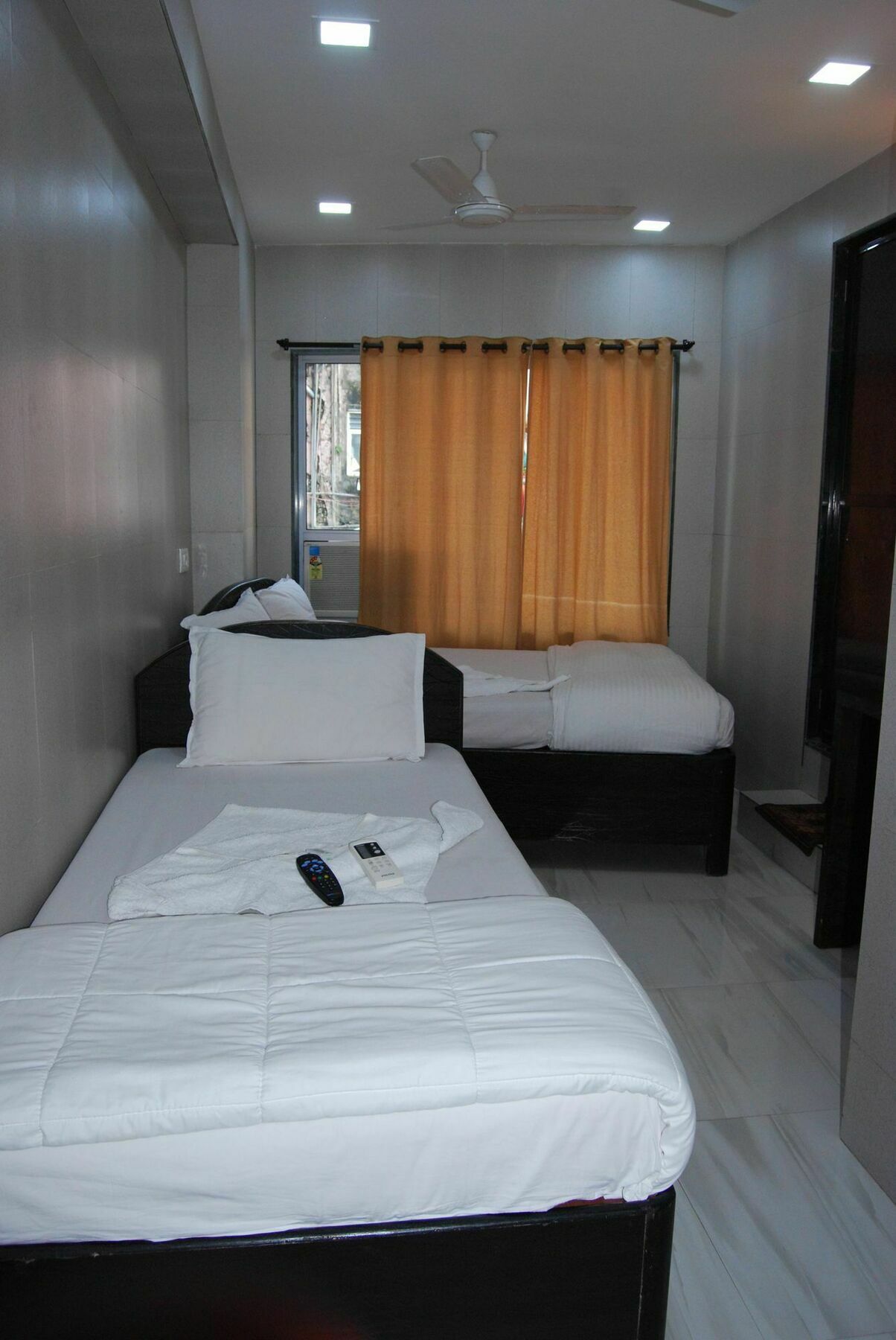 Hotel Holiday Inn Mumbai Exteriör bild