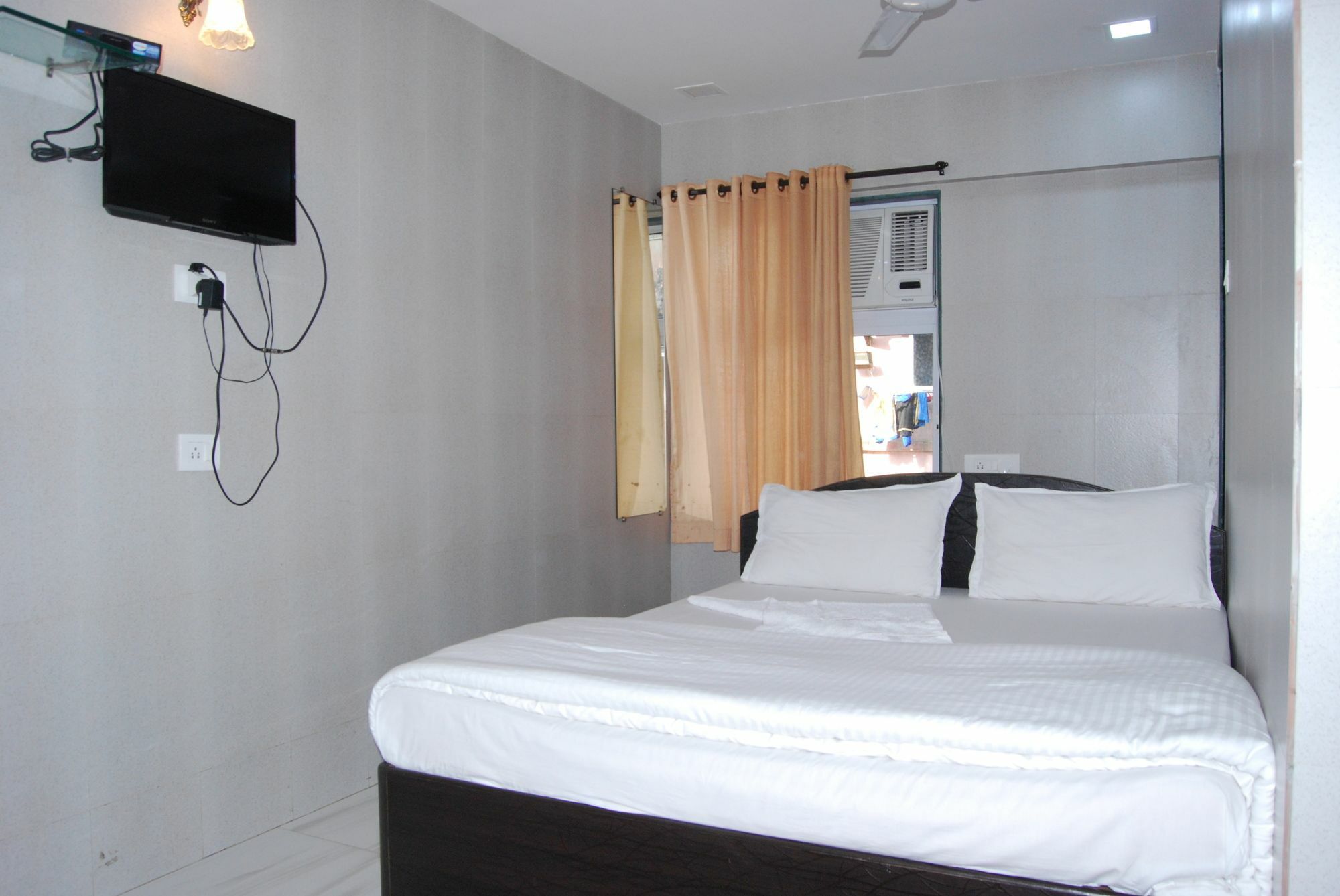 Hotel Holiday Inn Mumbai Exteriör bild